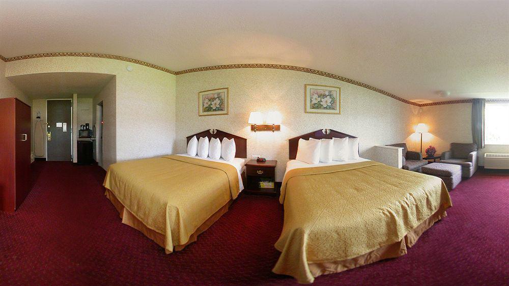 Quality Inn & Conference Center Maple Shade Dış mekan fotoğraf